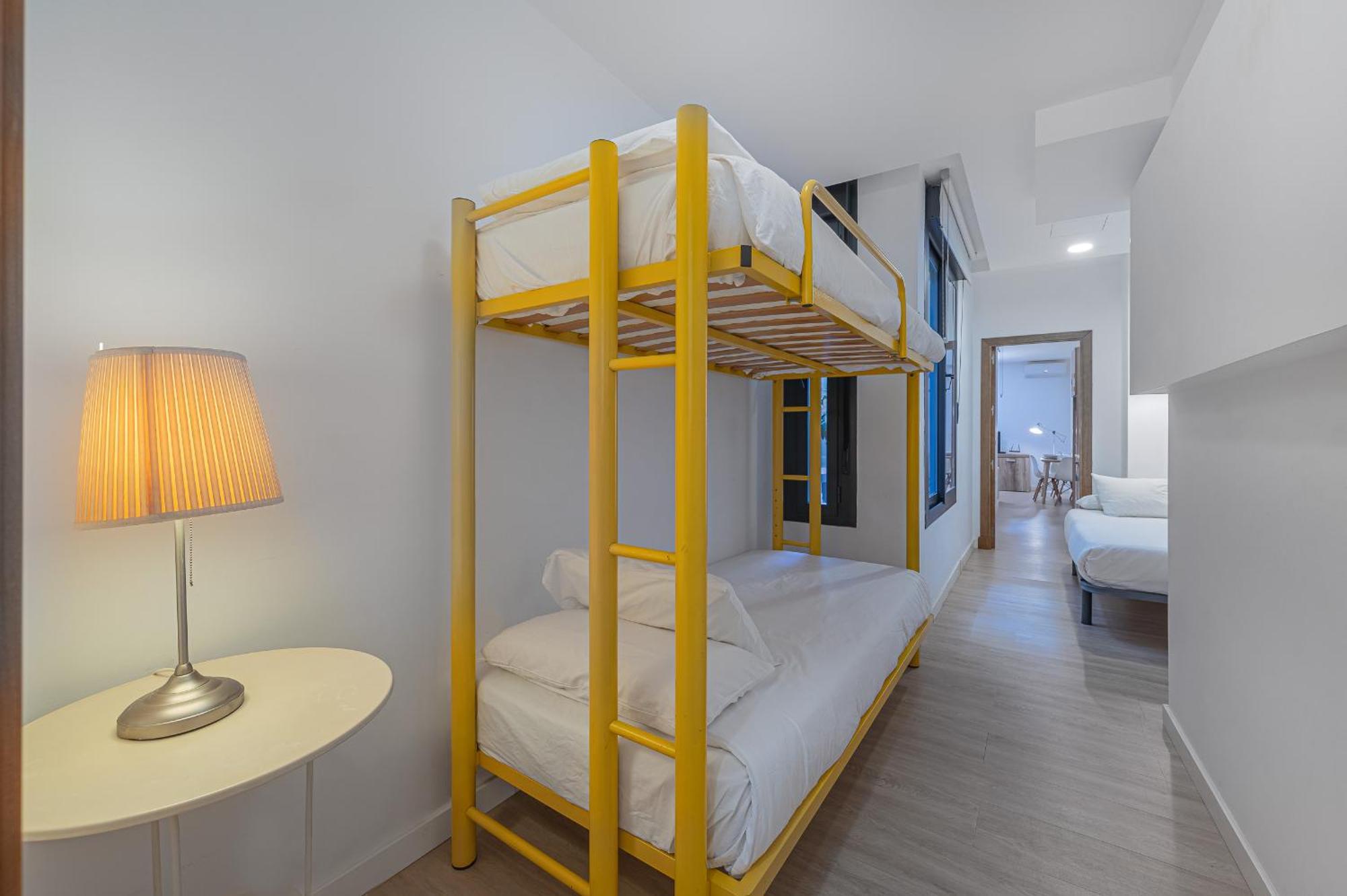 Dona Elvira Parras Apartament *